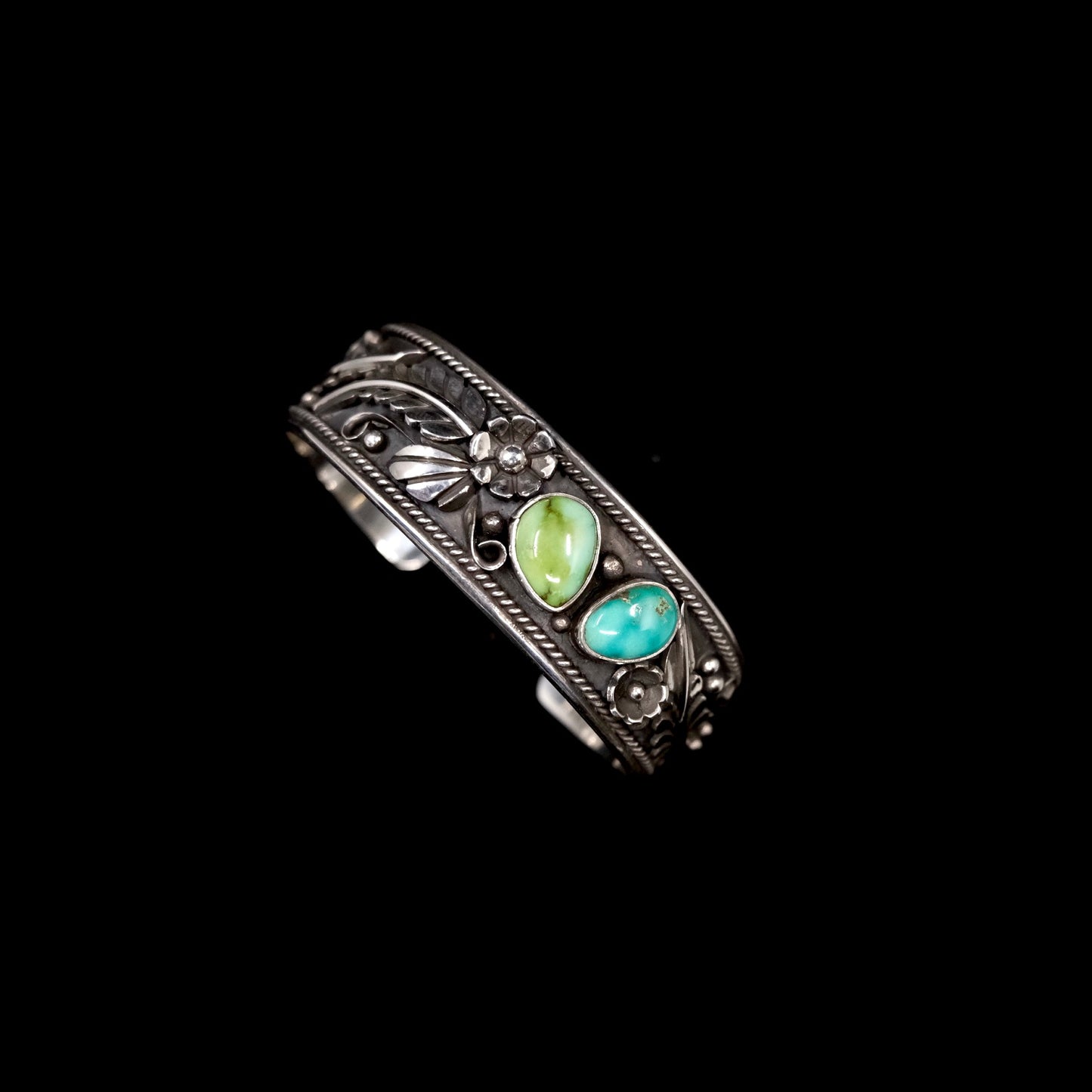 Emerald Valley Garden Cuff {M/L}