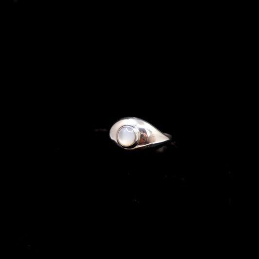 Velora with Mother of Pearl {6.5}